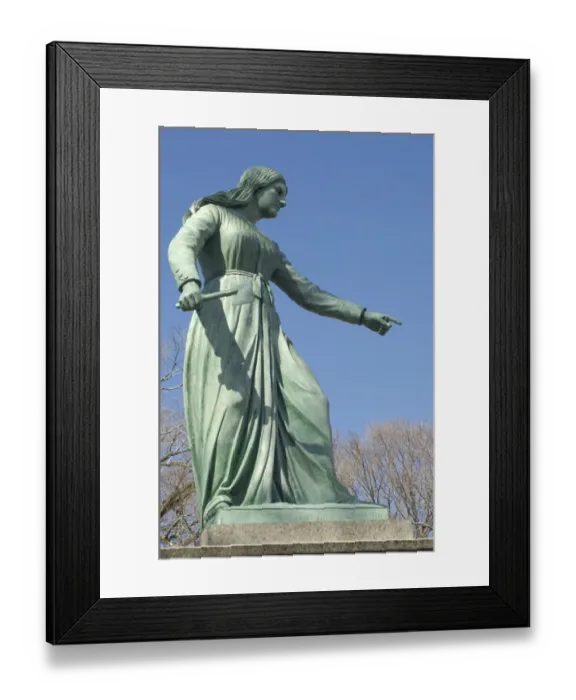 Framed Print : Hannah Duston statue in Haverhill Framed Print : Hannah Duston statue in Haverhill