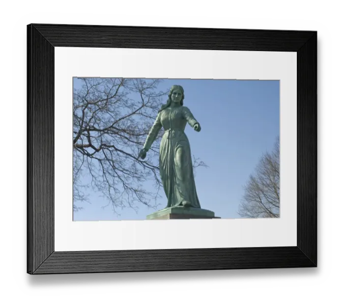 Framed Print : Hannah Duston statue in Haverhill Framed Print : Hannah Duston statue in Haverhill