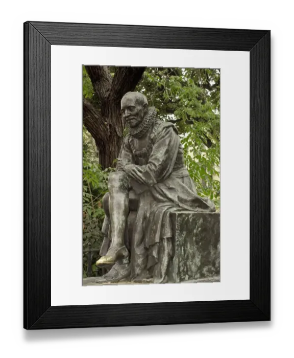 Framed Print : Statue of French writer Michel de Montaigne