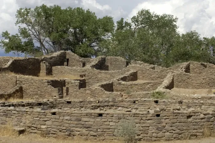 Framed Print : Anasazi / Ancestral Puebloan ruins of a Chacoan outlier pueblo at Aztec Framed Print : Anasazi / Ancestral Puebloan ruins of a Chacoan outlier pueblo at Aztec