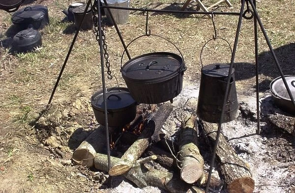 EVCW2D-00119. Campfire cooking at a Confederate encampment living history demonstration