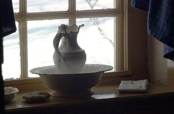 EVRV2D-00045. Pitcher and basin in General Washingtons bedroom at Valley Forge winter camp