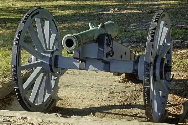 EVRV2D-00186. Revolutionary War French cannon called 'the Fox' at Yorktown battlefield
