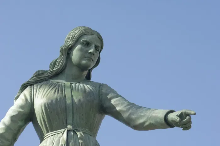 Framed Print : Hannah Duston statue in Haverhill