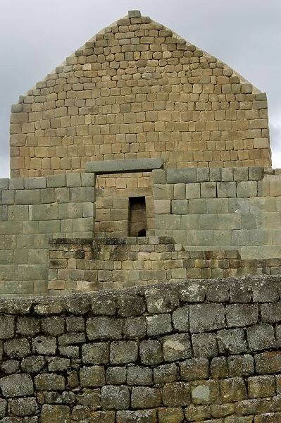 NATL2D-00006. Ruins of Inca Temple of the Sun at Ingapirca in the Andes Mountains