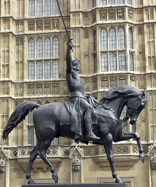 PROY2D-00002. Equestrian statue of King Richard I in front of the Houses of Parliament