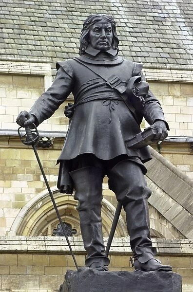 PROY2D-00006. Oliver Cromwell statue next to Westminster Abbey, London, England.