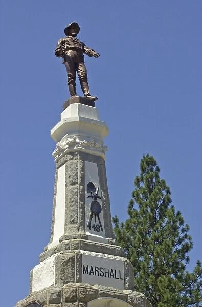 PUSA2D-00001. Statue of James Marshall, whose discovery of gold on the American River