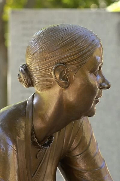 PUSA2D-00007. Lucy Stone statue, Boston Womens Memorial.. Digital photograph
