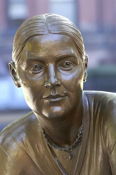 PUSA2D-00008. Lucy Stone statue, Boston Women's Memorial.. Digital photograph
