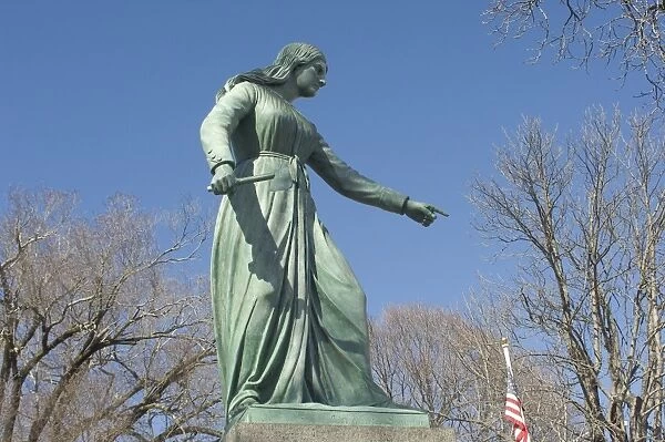 PUSA2D-00016. Hannah Duston statue in Haverhill, Massachusetts.. Digital photograph