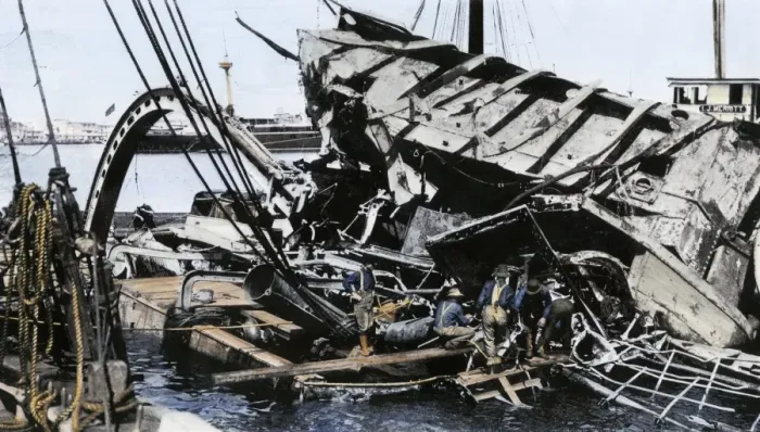 Framed Print : Wreckage of the battleship Maine in Havana, 1898 Framed Print : Wreckage of the battleship Maine in Havana, 1898