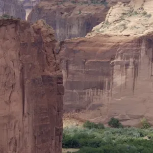 Canyon de Chelly cliffs, Arizona Canyon de Chelly cliffs, Arizona