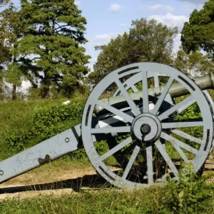 Revolutionary War cannon atop a redoubt at Yorktown battlefield Revolutionary War cannon atop a redoubt at Yorktown battlefield