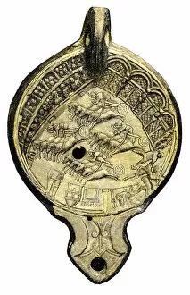 Ancient Rome Gallery: Ancient Roman oil lamp with Circus Maximus scene