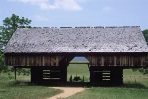 Appalachian Mountains Gallery: Cantilevered barn, Great Smoky Mountains