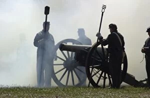 Soldiers Gallery: Civil War artillery reenactment at Shiloh battlefield, TN