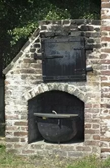 Reconstructed Gallery: Colonial oven, Charleston, South Carolina