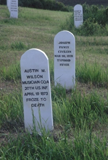 Dakota Gallery: Fort Abraham Lincoln graveyard, North Dakota