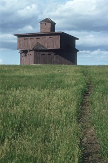 Dakota Gallery: Fort McKeen blockhouse, aka Fort Abraham Lincoln, North Dakota