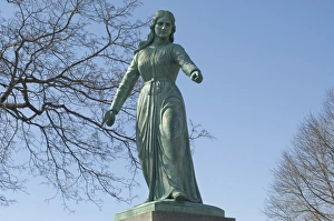 Hannah Duston statue in Haverhill