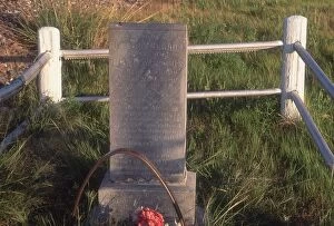 Head Stone Gallery: Mormon Trail pioneer grave, Nebraska
