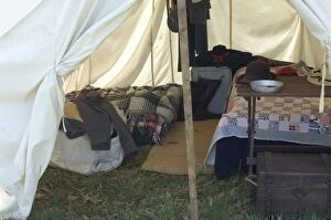 Images Dated 9th April 2011: Officers tent at a Confederate encampment, Shiloh battlefield