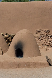 Adobe Gallery: Outdoor oven, Rancho de las Golondrinas, New Mexico