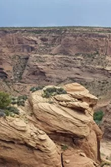 Erosion Gallery: Rimrock of Canyon de Chelly, Arizona