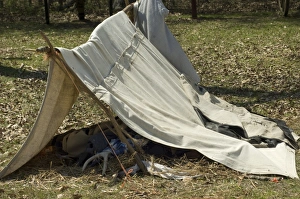 Images Dated 9th April 2011: Soldiers tent at a Confederate encampment, Shiloh battlefield