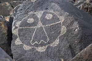 Archeological Site Gallery: Thunderbird petroglyph near Albuquerque, New Mexico